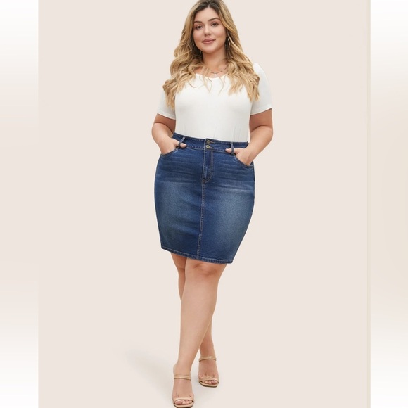 BloomChic Plus Size 2XL Dark Wash Split Back Bodycon Denim Skirt us16 - Picture 6 of 7